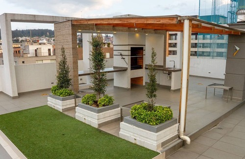 Financial District Apartment | Cozy suite in the heart of the financial district