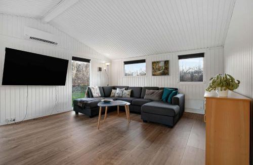 Glesborg House | Cozy Summer House On Scenic Djursland