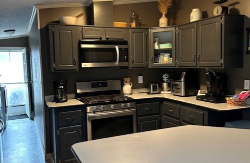 Hoosick Falls House | Cozy Summer retreat with great Pet 🦮 Yard and upgrades! Close to hiking areas!