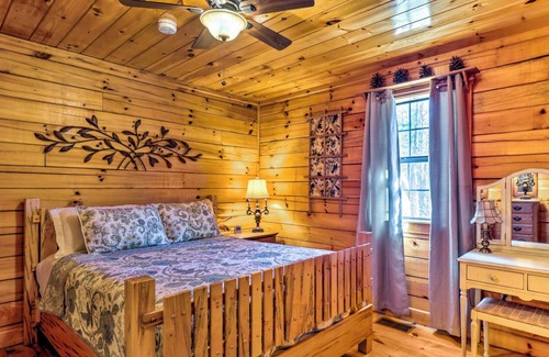 Tellico Plains Cabin | Cozy Tellico Plains Getaway w/ Deck, Fire Pit