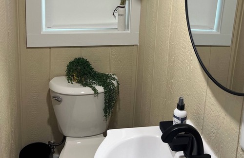 Plant City Cottage | Cozy tiny home