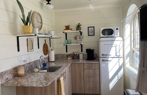 Tumwater Cabin | Cozy tiny house is spotlessly clean with lots of extras for a special stay.