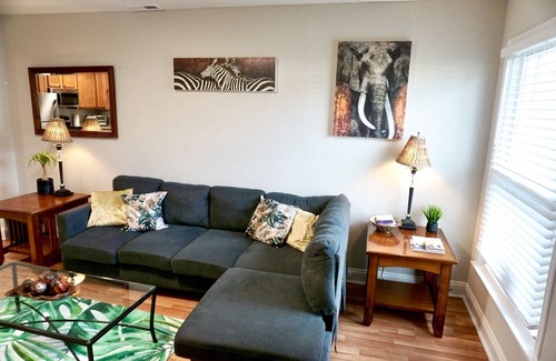 Villa Heights House | Cozy Townhome by Plaza Midwood/Noda/Lightrail, 10 min drive uptown