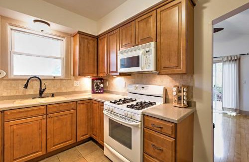 Union Pier House | Cozy Union Pier House with Hot Tub, Deck and Backyard!
