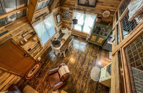 Millers Creek Cabin | Cozy Up by the Fire This October in the Carolina Mtns @ Reddies River Retreat