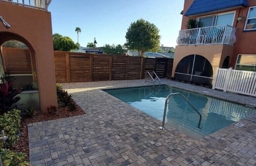 North Redington Beach House | Cozy updated 1 bed 1 bath Condo across street from beach 1st fl pets welcome