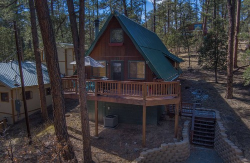 Ruidoso Cabin | Cozy Upper Canyon Gem w Large deck and Great Forest Views