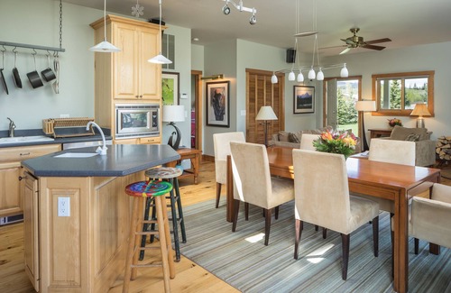 South Park House | Cozy Upscale Guesthouse/Discounted extended stays