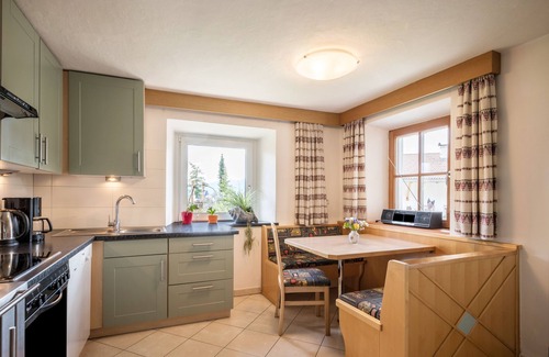 Maranza Apartment | Cozy vacation apartment in South Tyrol, 4 to 10 persons, pet-friendly!