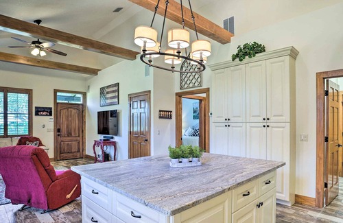 Valrico House | Cozy Valrico Home w/ Grill ~ 14 Mi to Tampa!