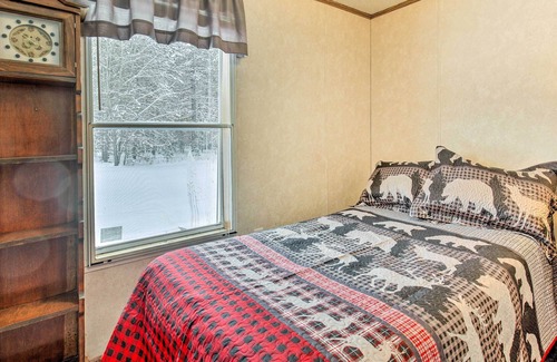 Elcho House | Cozy Wisconsin Getaway w/ Deck & Fire Pit!