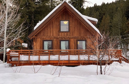 Alpine Cabin | Cozy Woodland Escape: Scenic Cabin Retreat in Alpine, WY