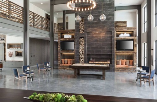 Spring Apartment | Cozy Woodlands Lakeside Luxury Apartment!