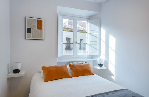 Avila Apartment | Cozyapt1min to Avila's Alcazar 🚶3 min to Downtown 🚶1h Madrid,segovia 🚍🚝🚗