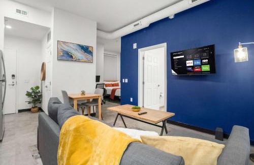 Cultural District Apartment | CozySuites Stunning 1BR in Downtown Pitts #14