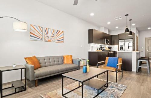 Glendale Sports and Entertainment District Apartment | CozySuites with pool in Westgate near stadium 6