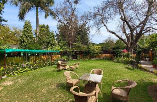 New Delhi Bed & Breakfast | Cp Villa - Rooms with Patio