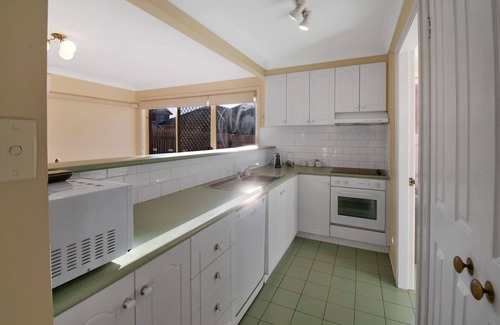 Wagga Wagga Apartment | Crampton Comforts - Walk to CBD, Cosy & Homely