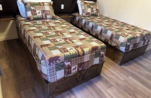 Klamath Lake Hotel | Crater Lake Gateway - Highway 140