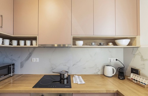 Kypseli Apartment | CRAZY DISCOUNTS:2 mins walk from trendy pedestrian str