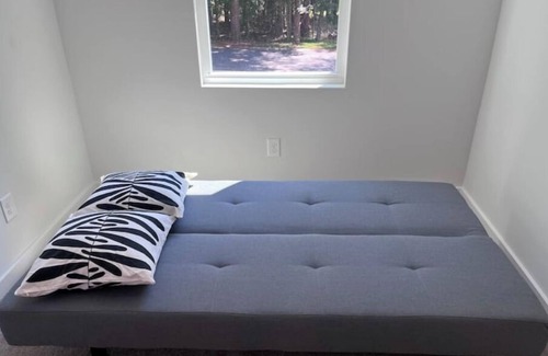 Acworth House | Creek and Garden New Homen