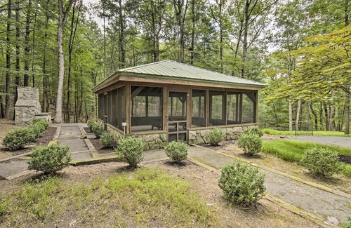 Berkeley Springs Cottage | Creekside Berkeley Springs Cabin on 35 Acres!