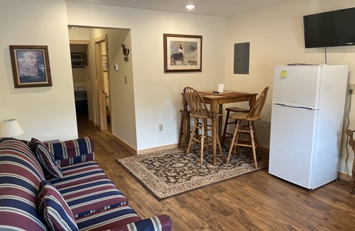 Buffalo House | Creekside Downtown ADULTS ONLY Group Stay, CITY, STATE APPROVED