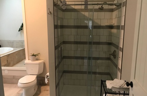 Oneida Hotel | Creekside Inn