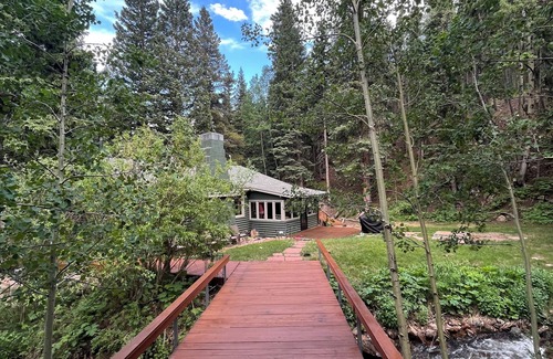 Bailey Cabin | Creekside Oasis in the National Forrest