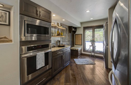 Colonial Pine Hills House | Creekside RondeView - Townhome with amazing views!