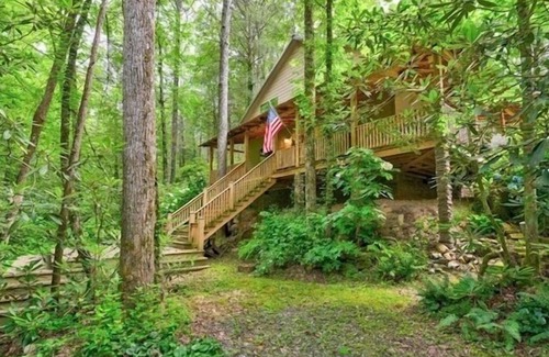 Ellijay House | Creekside Storie.Waterfalls Hike Bike Waterfalls!, Creekside Storie. Hot Tub, Cohutta Forest, Hiking.