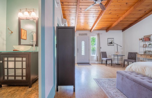 Big Bar Apartment | Creekside Studio - 1 bed/1 bath