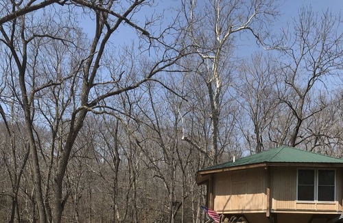 Attica Villa | Creekside Treehouse-Hot Tub, Pets permitted