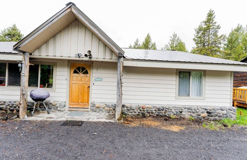 Crescent Apartment | Crescent Lake Rental Without the Whole House