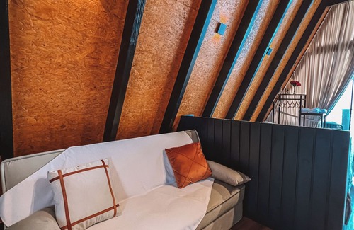 Ituporanga Ski Chalet | Crescent Moon Cabin, close to everything, far from everyone! Comfort and privacy!