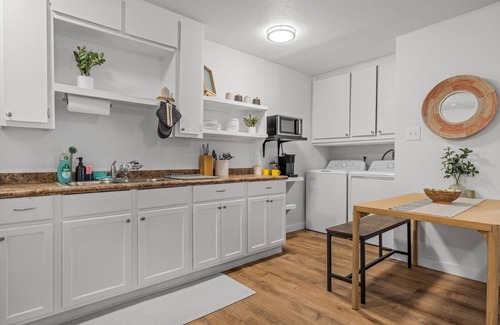 University House | Crew Suite: 2BR/2BA | On-Site Laundry | Pets OK
