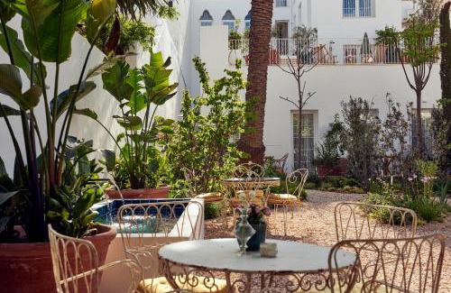 Mahon Hotel | Cristine Bedfor Mahon Boutique Hotel