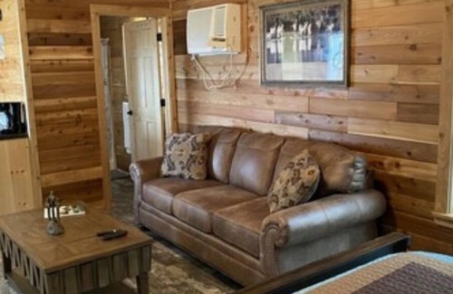Hamilton Cabin | Crooked Creek Ranch Cabin 10