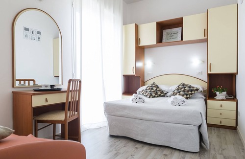 San Giuliano a Mare Hotel | Crosal