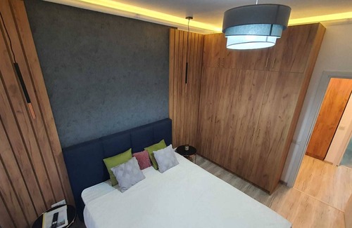 Busteni Apartment | Cross Caraiman View 2
