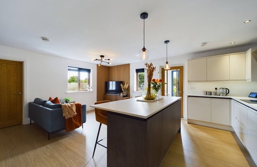 Bude House | Crosslands Cottage, Near Bude, Cornwall with hot tub, pet friendly