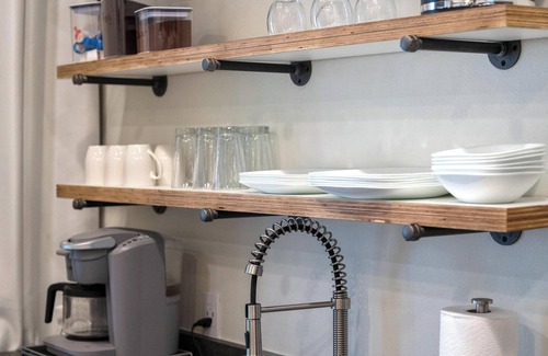 Carthage Apartment | Crossroads Suite: Steps Away from Historic Rt. 66 and Carthage Square