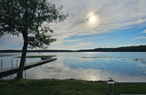 Nevis Cabin | Crow Crest Lodge Resort #3 Waters Edge, Stunning Sunsets, Family Getaway