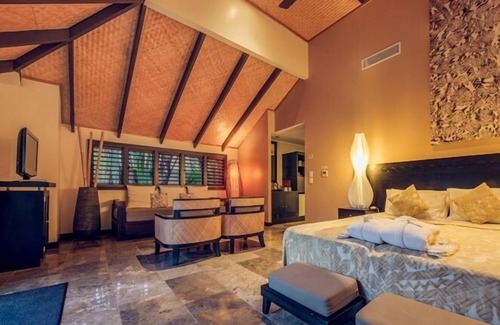 Arorangi Hotel | Crown Beach Resort & Spa