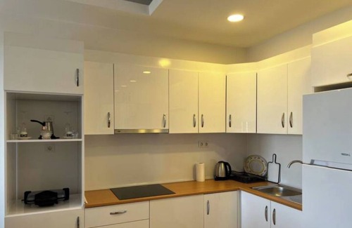 Esenyurt House | Crown Château/Spacius House/Free Parking Garage