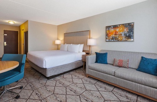 Columbus Hotel | Crowne Plaza Columbus North - Worthington by IHG