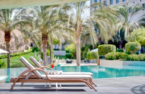 Muscat Hotel | Crowne Plaza Muscat OCEC by IHG