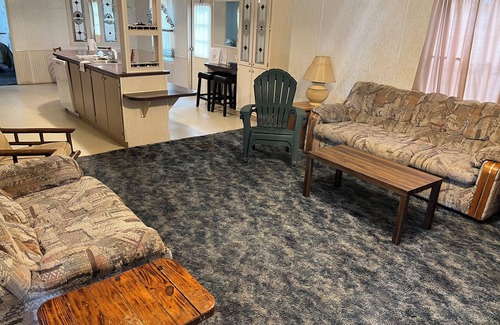 West Tawakoni House | Crowsnest Cozy Mobile Home