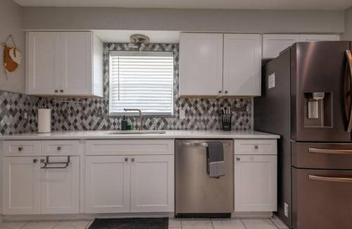 College Manor House | Cruise Haven with Pool, 15 Min to Port Canav & Beach
