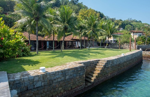 Ponta Leste House | Crystal clear paradise